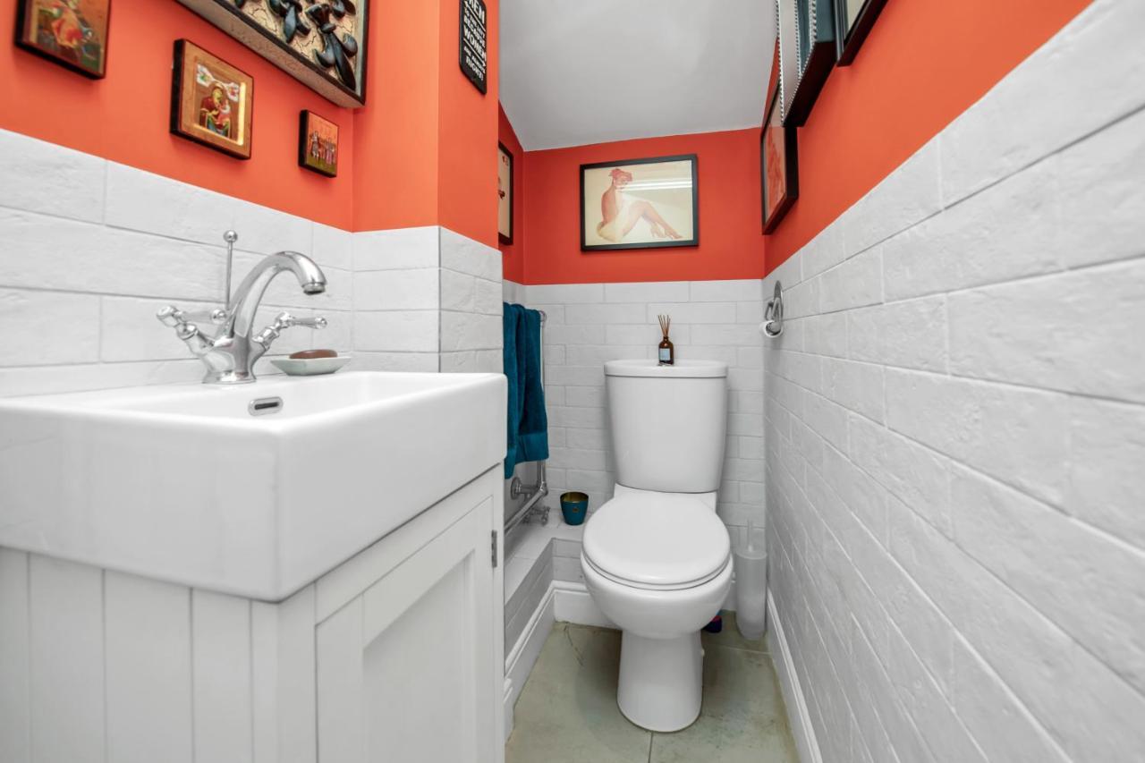 Bury St. Edmunds Stylish 3 Bedroom Townhouse For 5 Guests, Set In The Medieval Grid With Off Street Parking מראה חיצוני תמונה