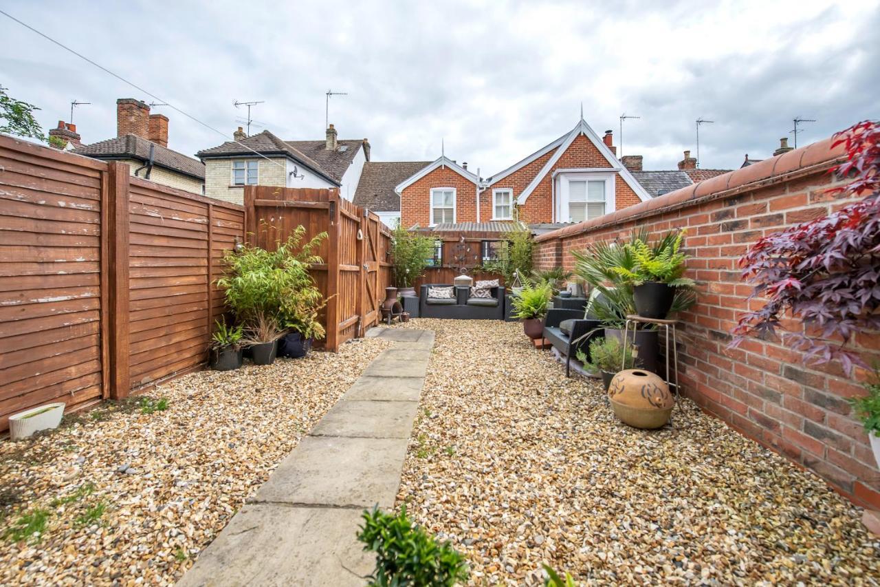 Bury St. Edmunds Stylish 3 Bedroom Townhouse For 5 Guests, Set In The Medieval Grid With Off Street Parking מראה חיצוני תמונה